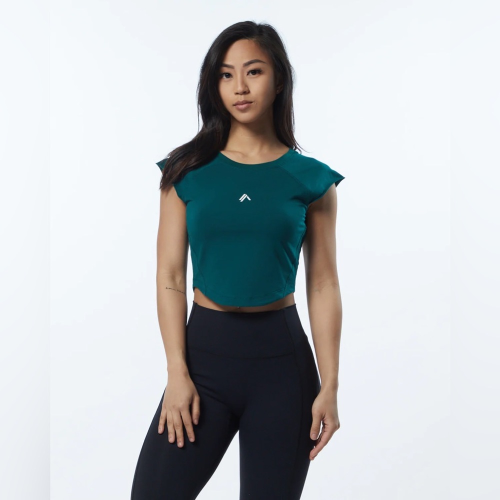 Alphalete Women’s Velocity Crop Tee in Velvet Teal, size small, NWT
